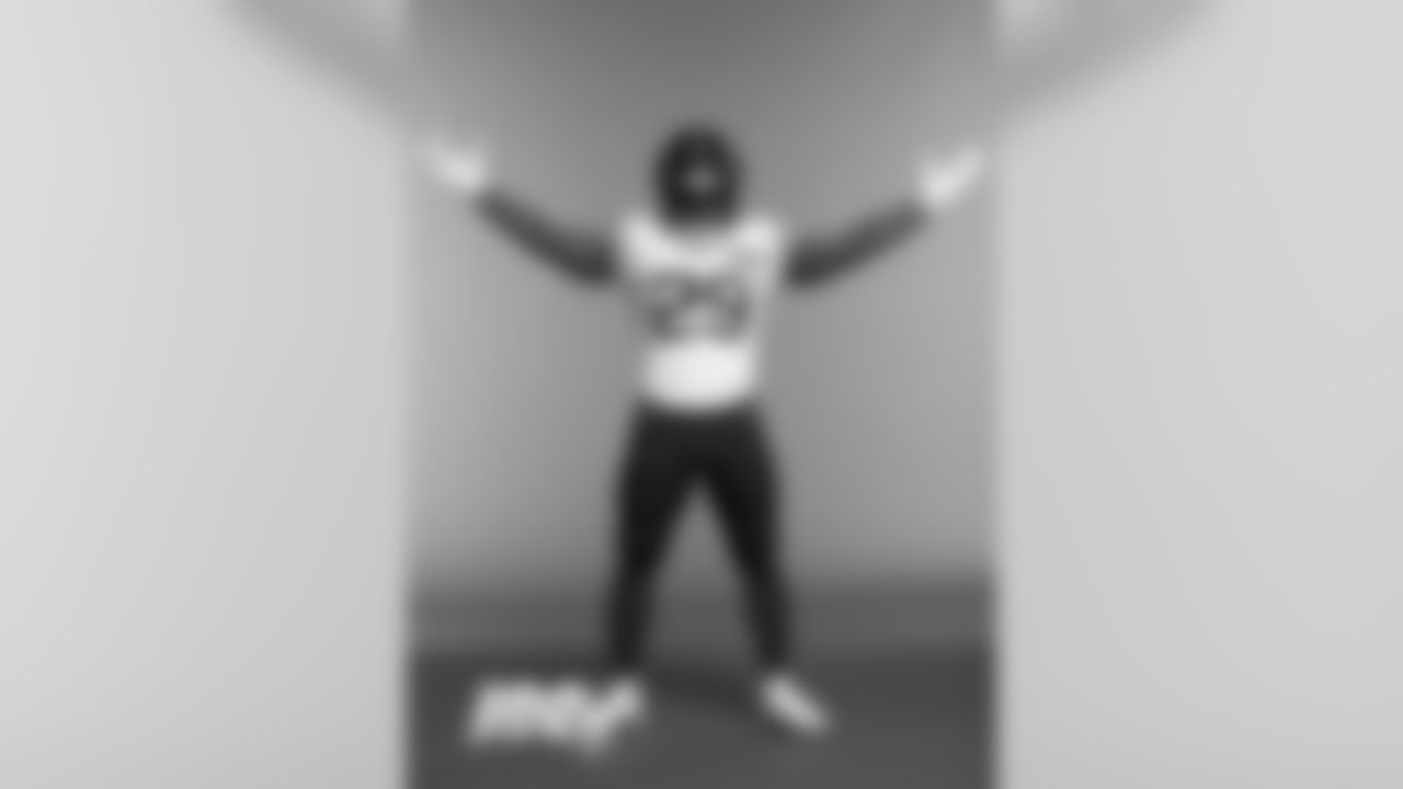 The Bears officially revealed the full classic uniform that will be worn twice during the 2019 season at Bears100 Celebration Weekend.