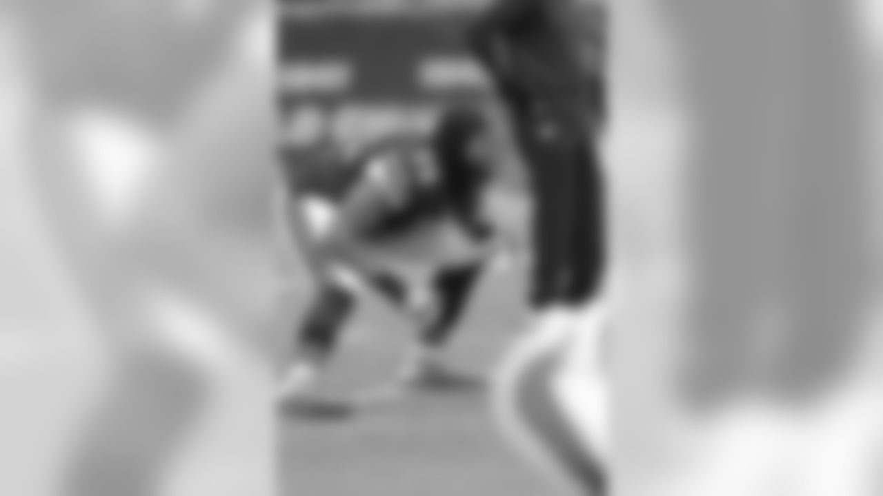 Bears T Charles Leno