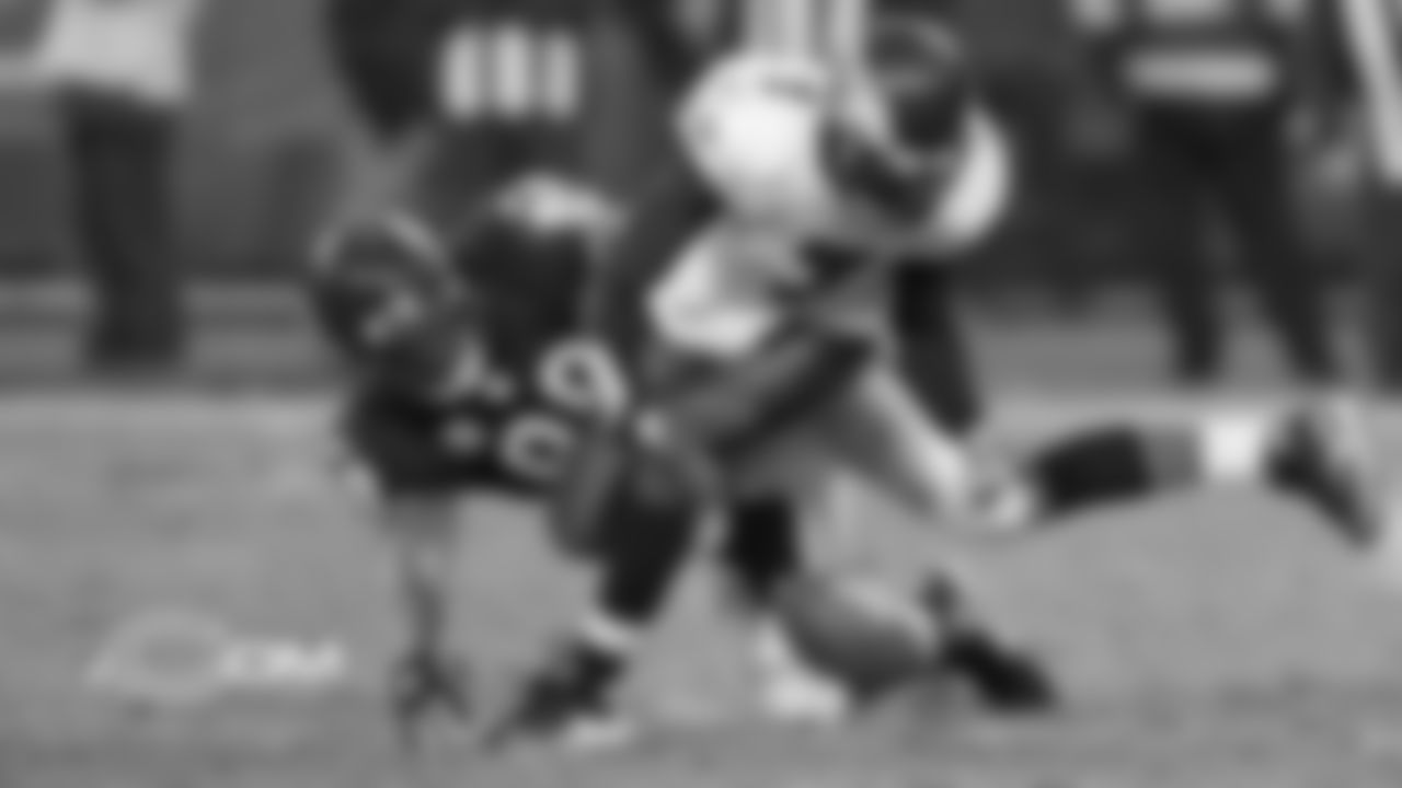 DE Julius Peppers - November 2010
4 sacks, 16 tackles