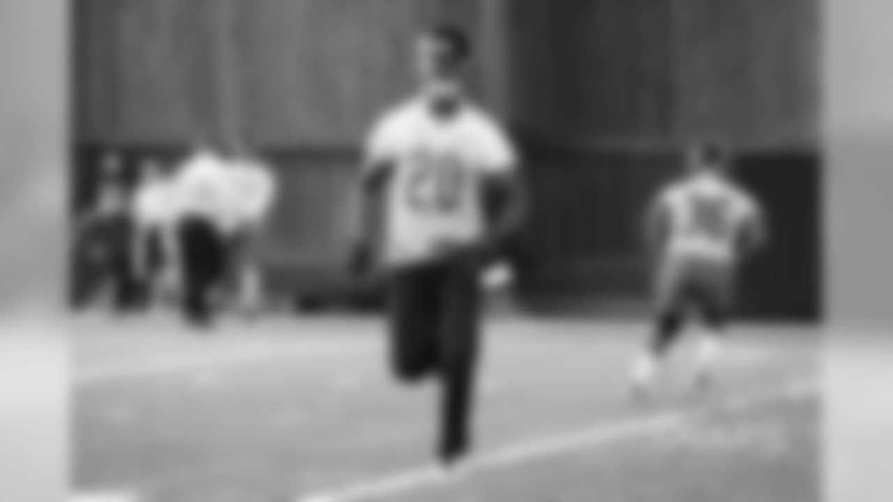 DB De'Vante Bausby