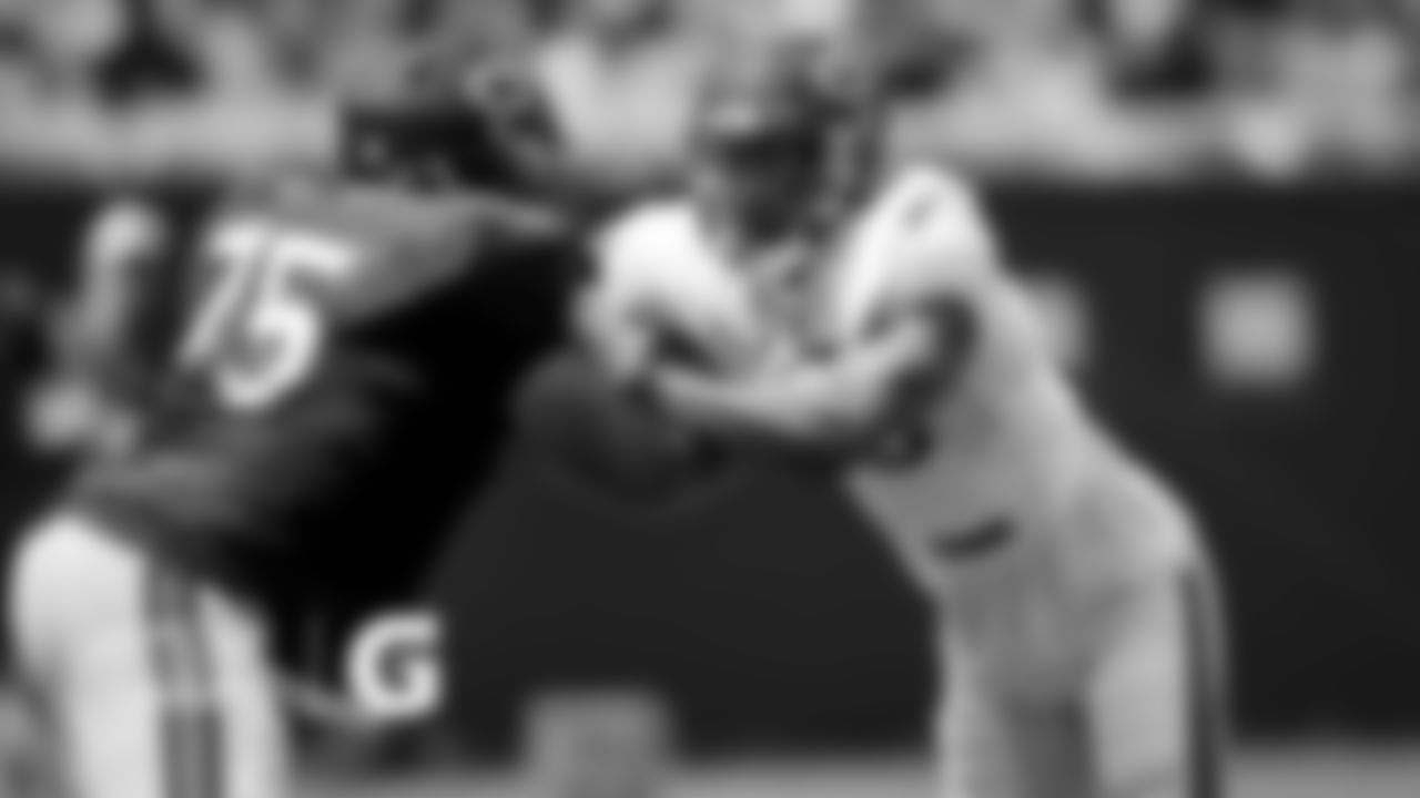 OL Larry Borom, LB Charles Snowden