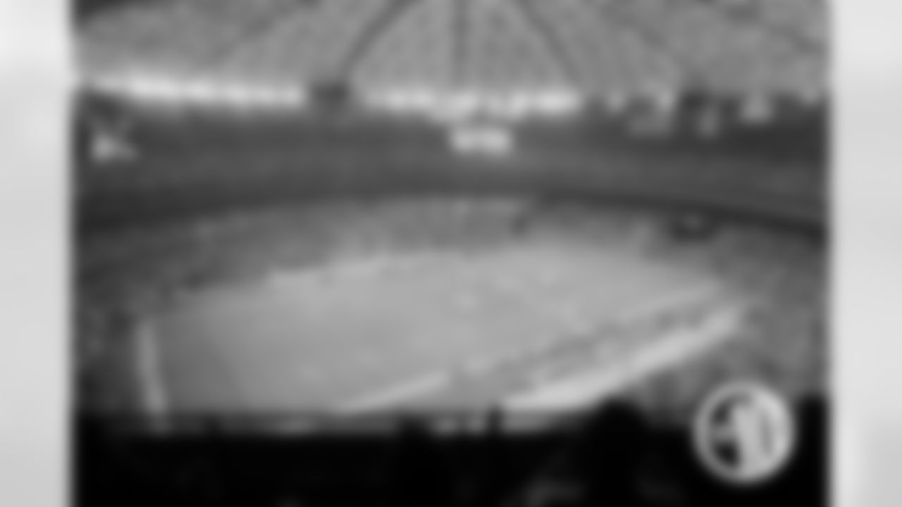 1986 - Bears 20, Oilers 7 at the Houston Astrodome. The Bears improved to 6-0 on the season with an all-around dominating performance over Houston.