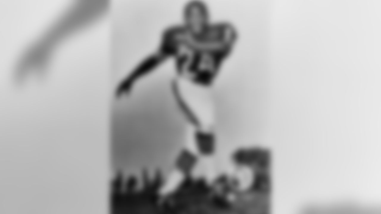 10) Roosevelt Taylor (1961-69), 23 INT