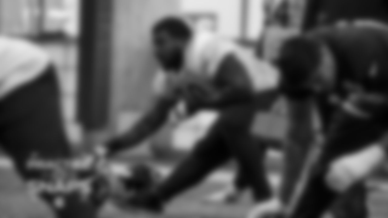 OT Bobby Massie