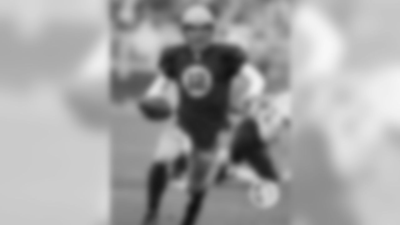 The jersey has what looks to be yellow traffic light in the middle of it, which should inform the Packers to proceed with caution next time they consider wearing the uniforms the franchise used from 1937-1949.