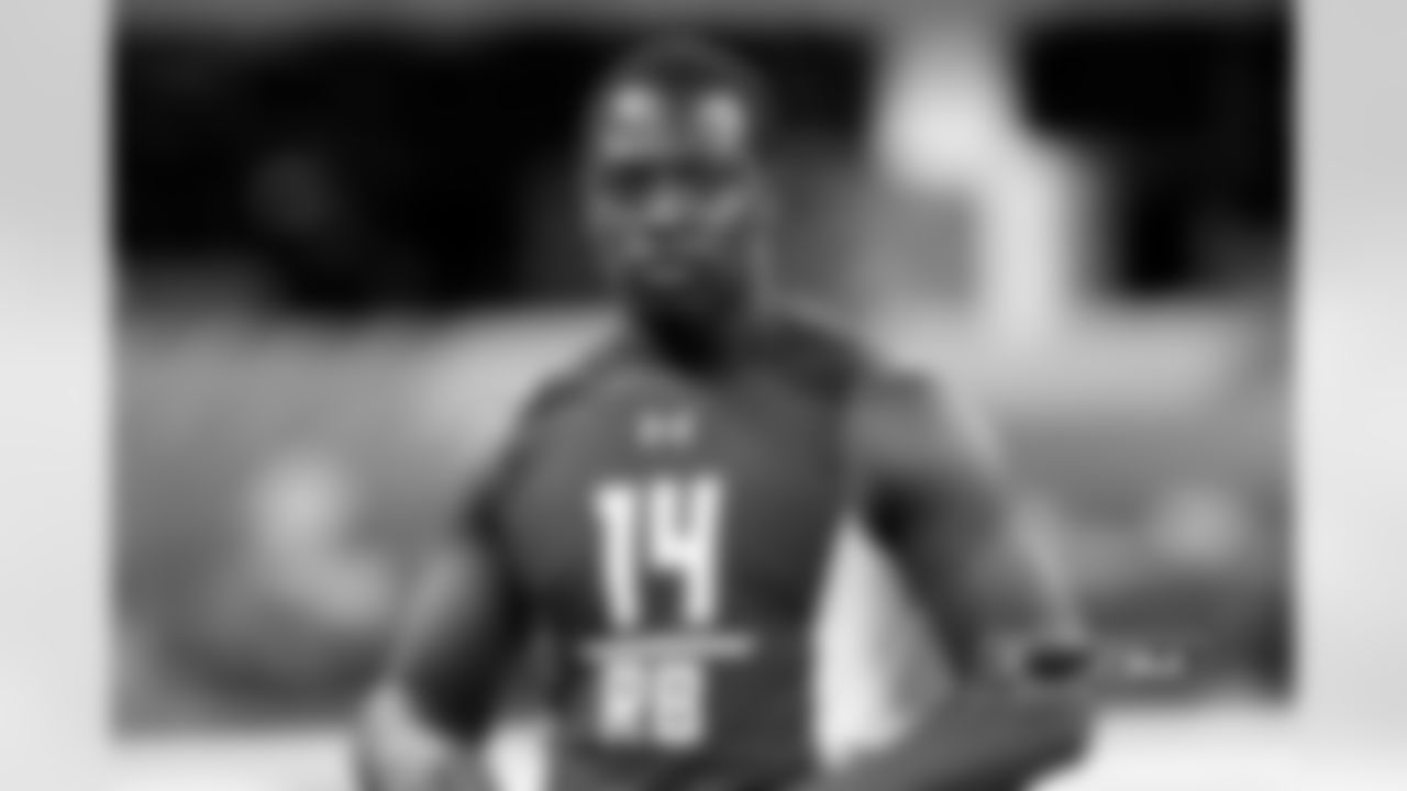 RB Jordan Howard