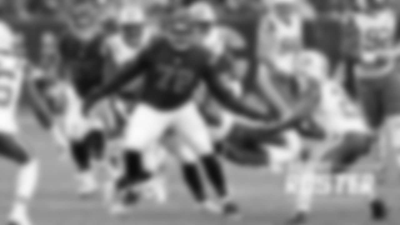 OT Charles Leno Jr.