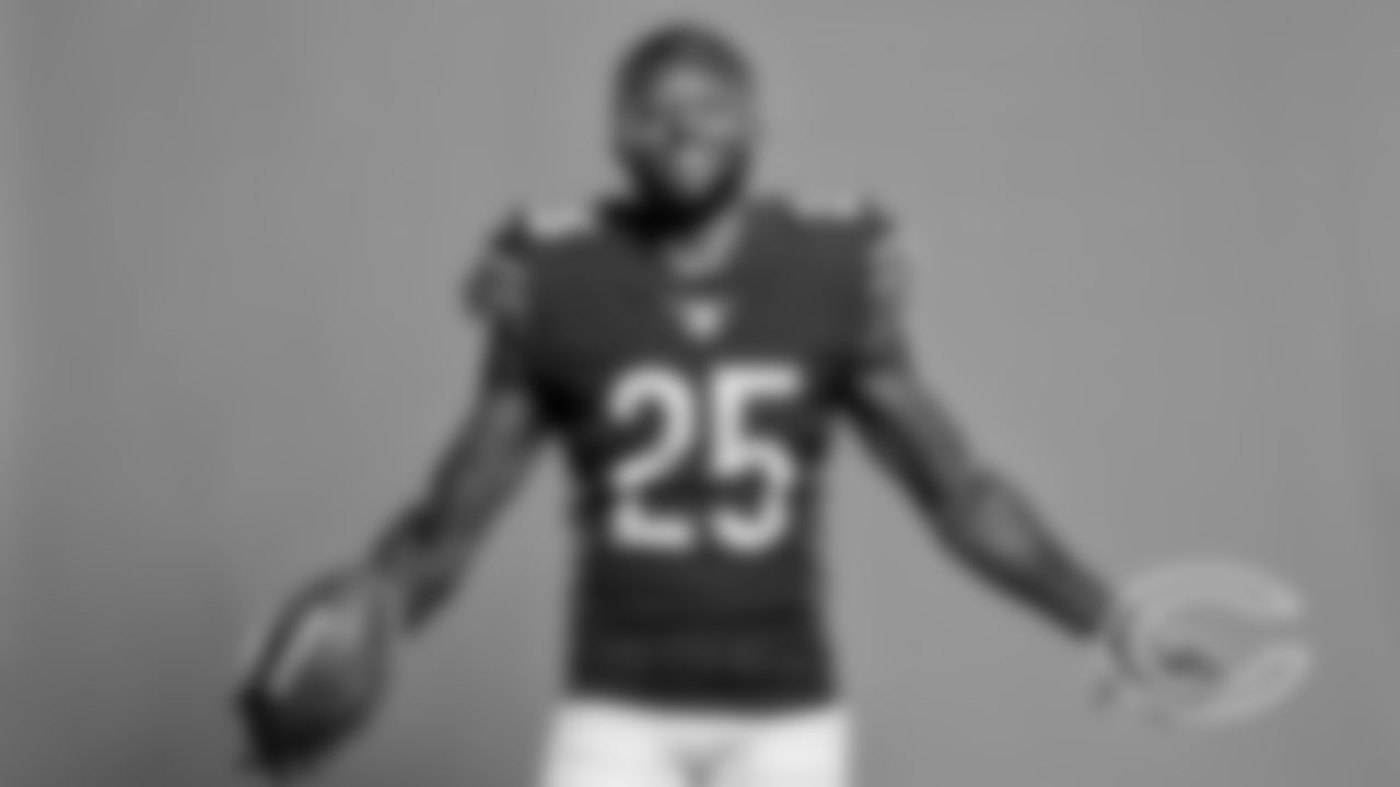 DB Tavon Young