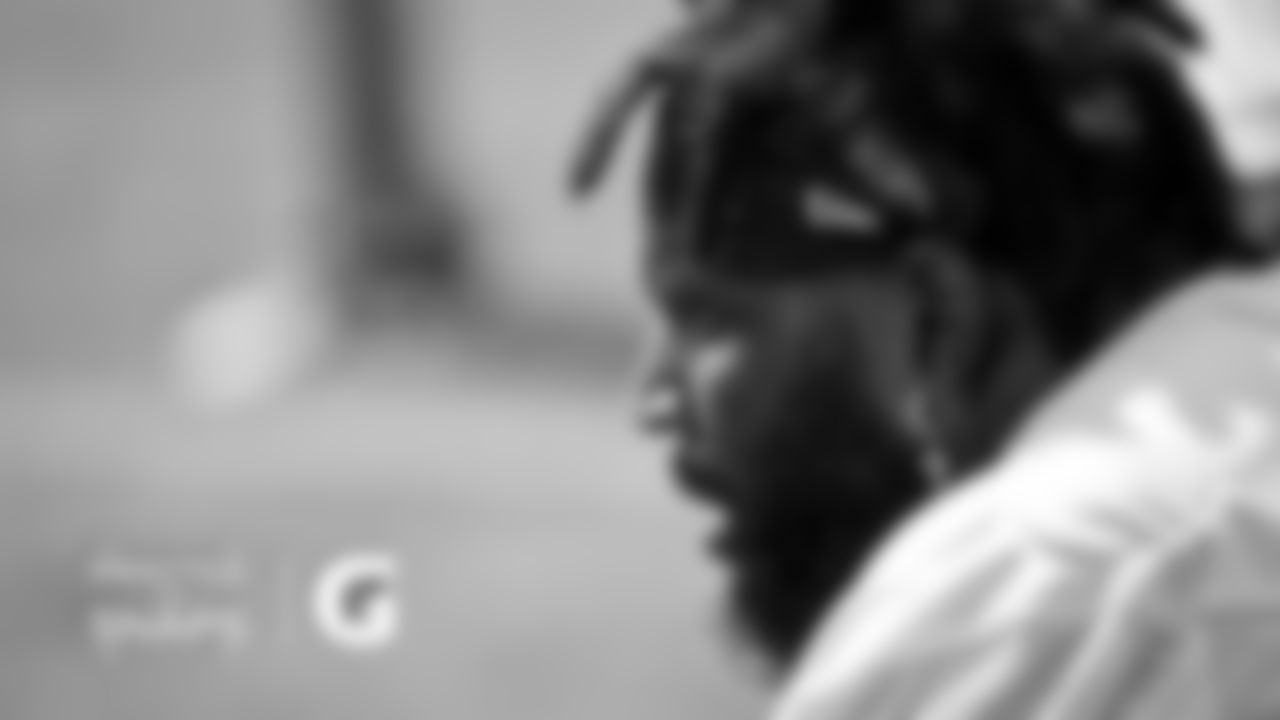 DL Mario Edwards Jr.