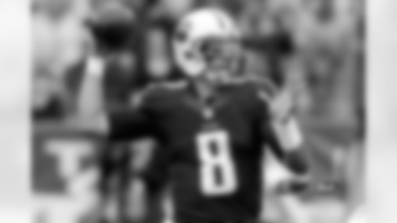 A skilled passer and runner, Mariota did well in his first season, throwing for 19 touchdowns and running for two more.