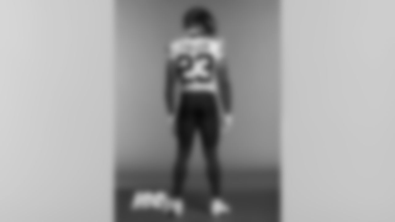 The Bears officially revealed the full classic uniform that will be worn twice during the 2019 season at Bears100 Celebration Weekend.