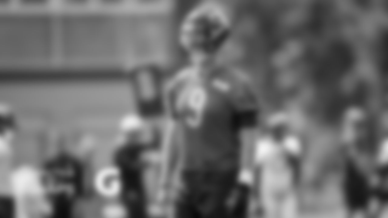 QB Nick Foles