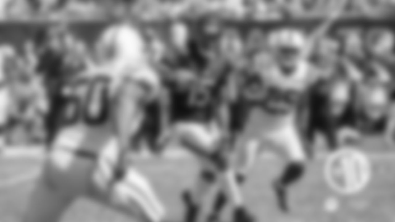 (7) Brandon Marshall
Sept. 9, 2012
In the 2012 season opener at Soldier Field, Marshall caught nine passes for 119 yards, including a 3-yard touchdown from Jay Cutler, in a 41-21 win over the Indianapolis Colts.