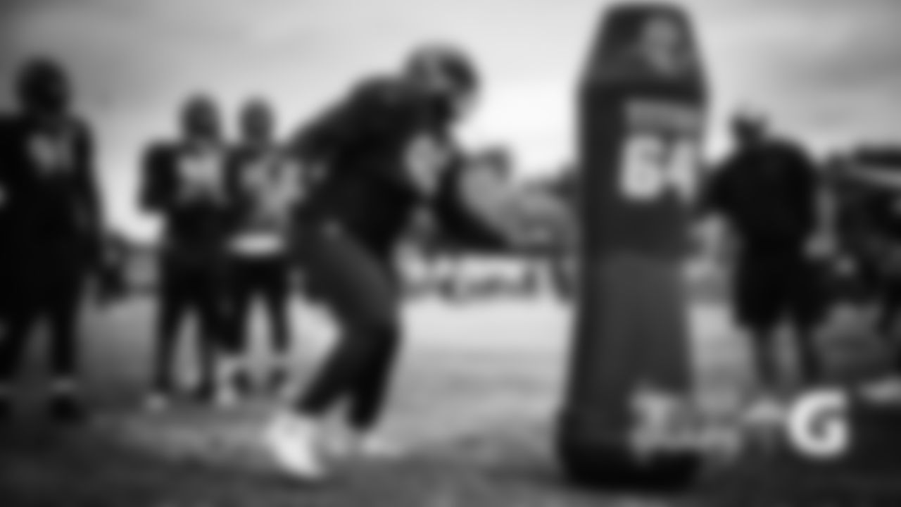 DL Akiem Hicks