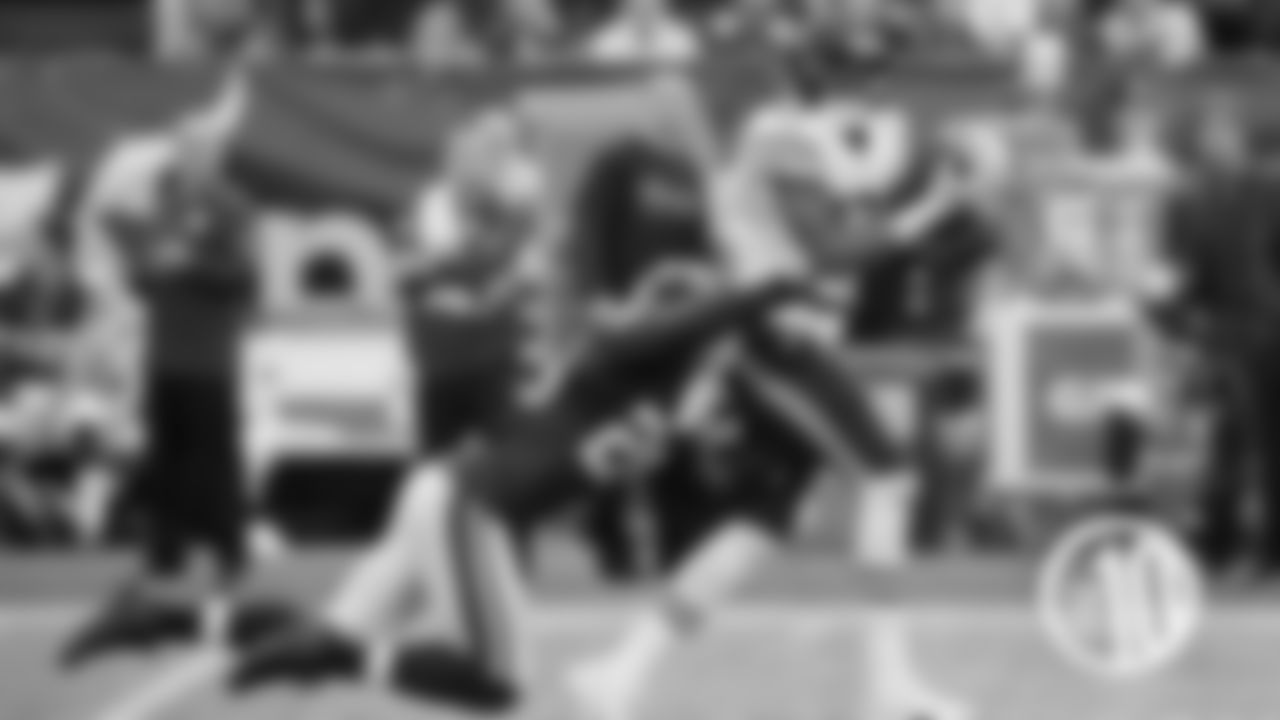 (5) Alshon Jeffery compiled 145 receiving yards—including TDs of 80 and 46 yards—in the third quarter of a 23-20 overtime loss to the Vikings Dec. 1, 2013 in Minnesota.