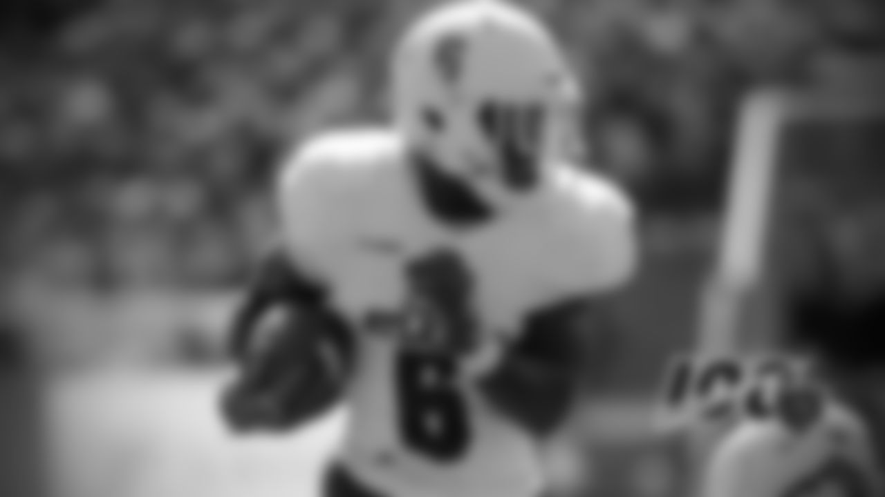 With the 222nd overall pick in the 2019 NFL Draft, the Bears select RB Kerrith Whyte Jr.