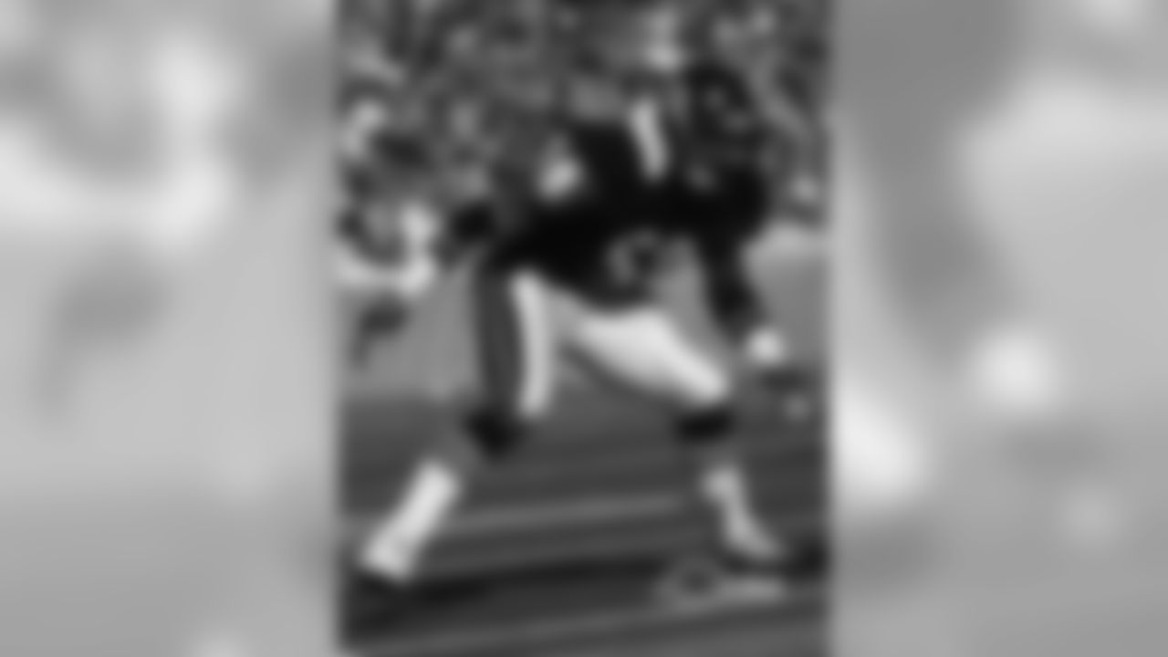 LB Wilber Marshall - December 1986
3 sacks, 1 interception