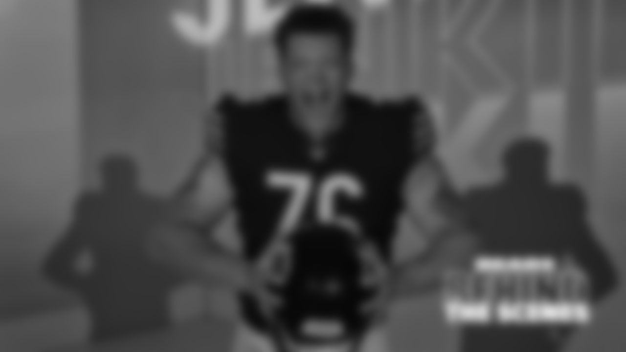 OL Teven Jenkins