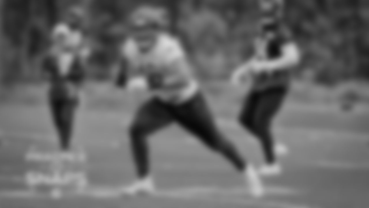 LB James Vaughters
