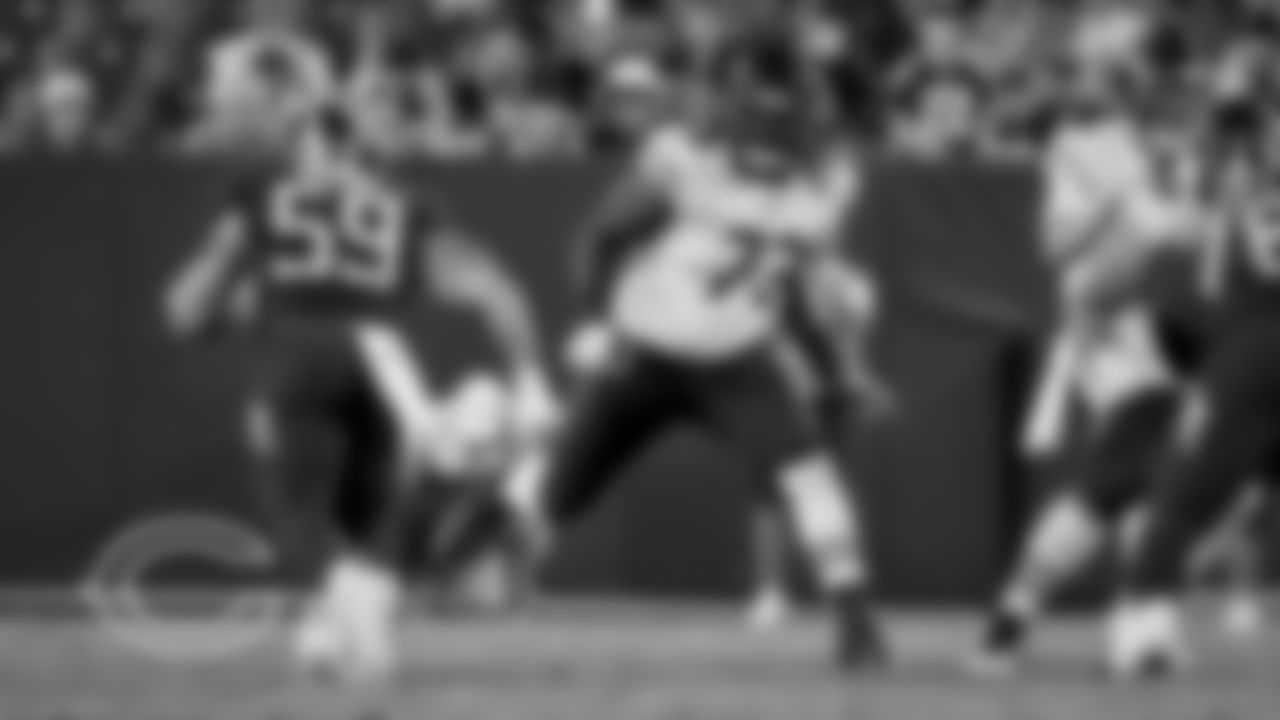 OL Lachavious Simmons | #73