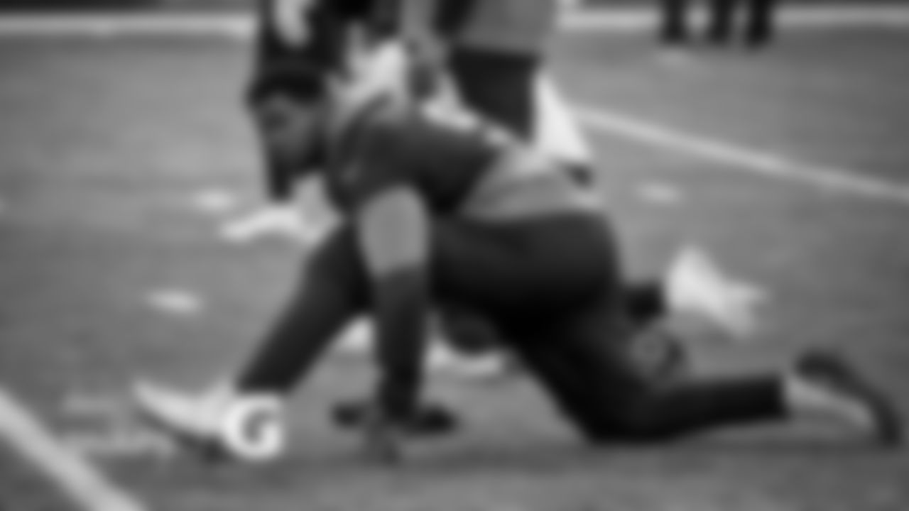 DL Bilal Nichols