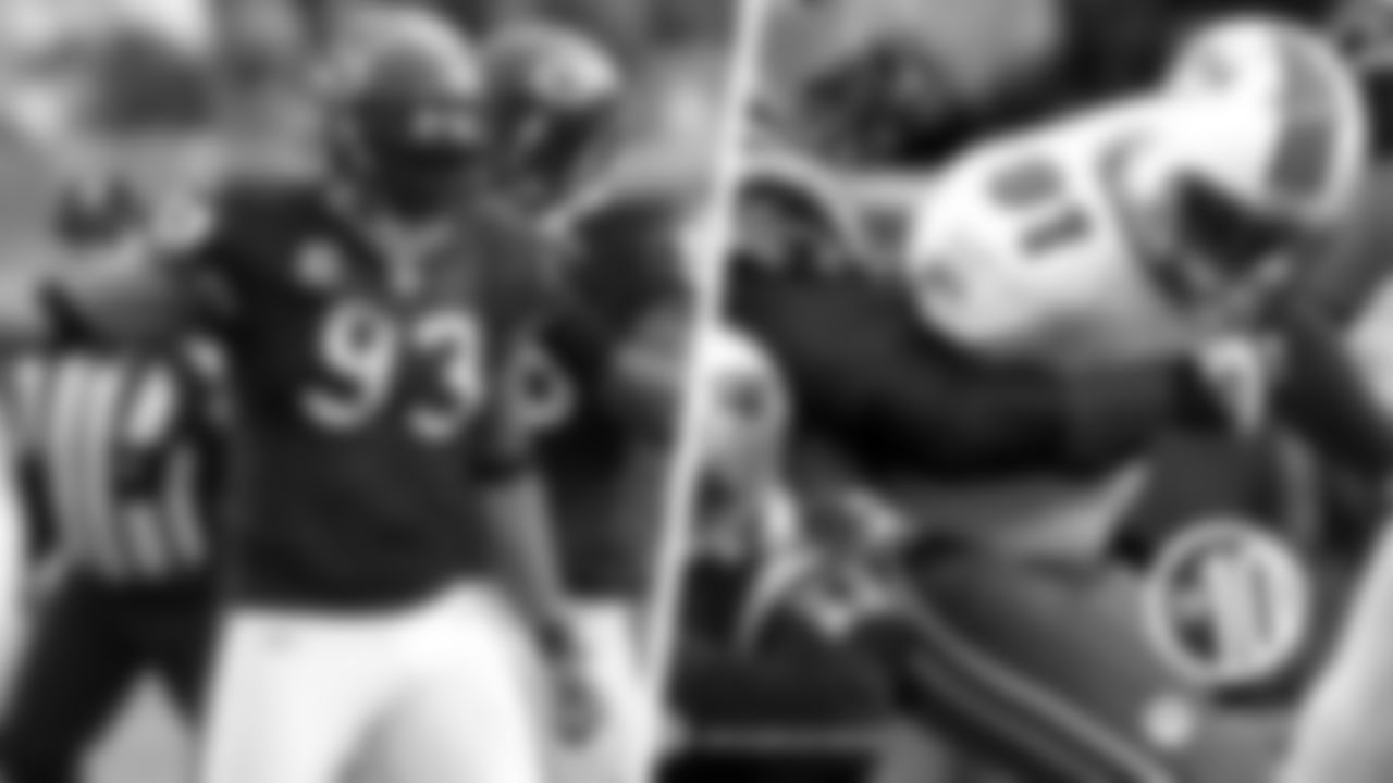 7. Adewale Ogunleye, defensive end
After playing his first three NFL seasons with the Dolphins, Ogunleye was traded to the Bears in 2004 in exchange for receiver Marty Booker. Ogunleye spent six seasons with the Bears from 2004-09 and remains tied for fifth in franchise history with another ex-Bear/Dolphin, Trace Armstrong, with 42.0 sacks. Armstrong spent his final NFL campaign with the Texans in 2010.