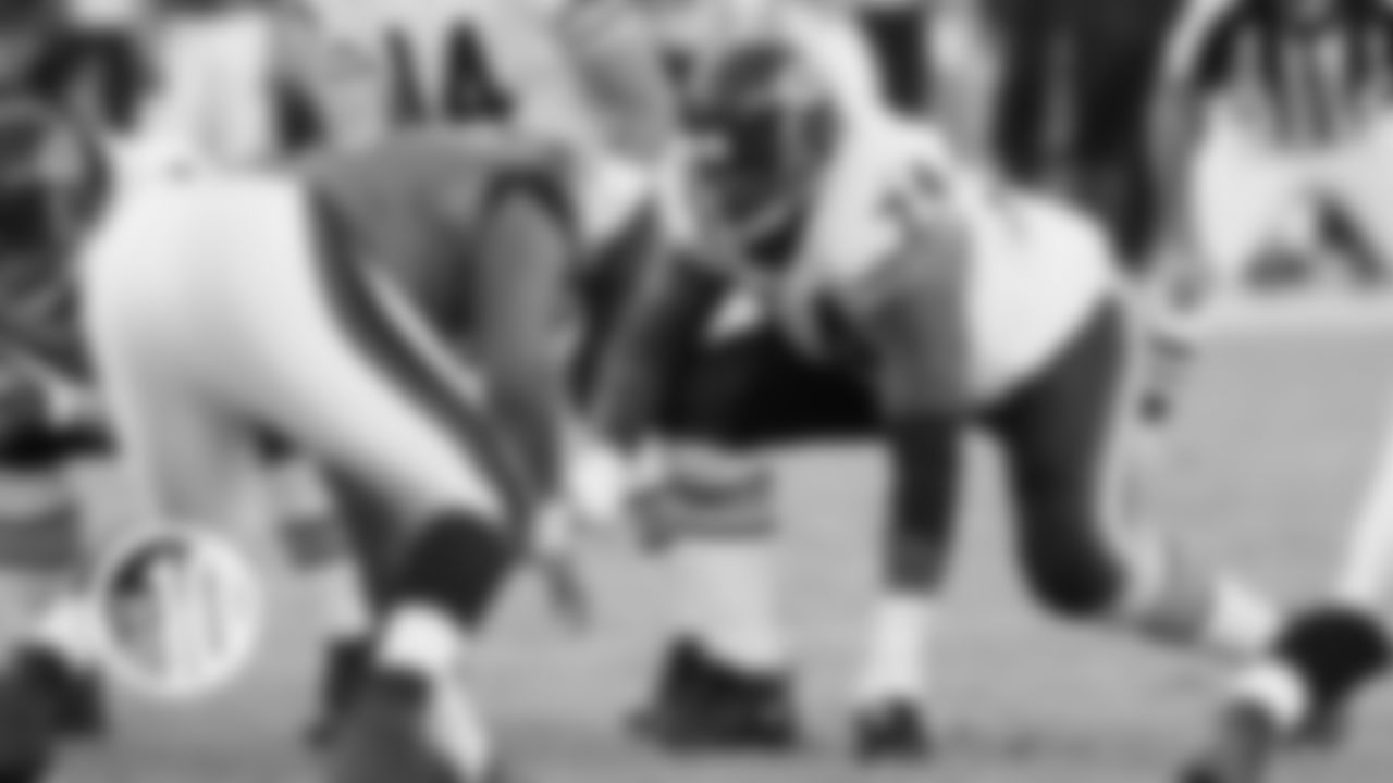 (5) Ruben Brown, guard
Brown spent four seasons with the Bears from 2004-07. He helped them win back-to-back NFC North titles in 2005-06 and reach the Super Bowl in 2006, when he was voted to the Pro Bowl after starting all 16 games.