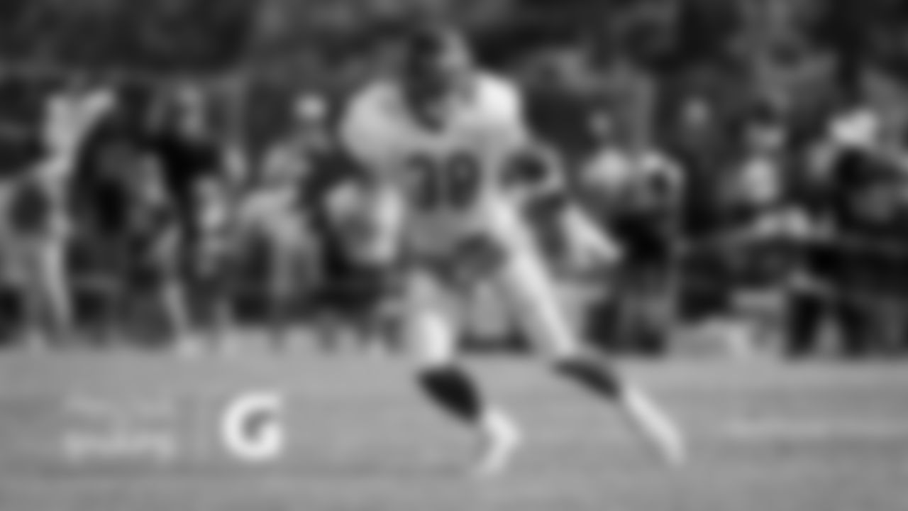 DB Tashaun Gipson Sr.