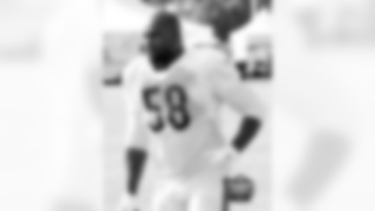 LB D.J. Williams