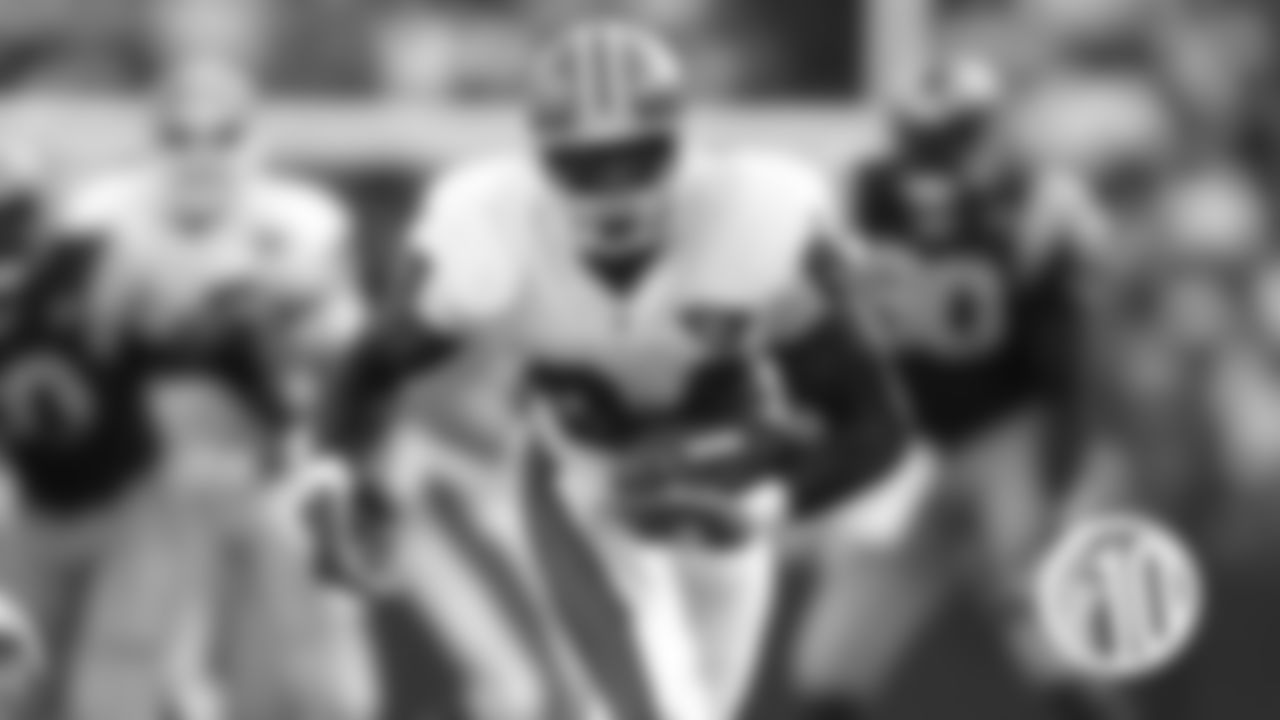 9. Shannon Sharpe - Savannah State
Sharpe burst out of the shadow of his older brother, five-time Pro Bowl receiver Sterling Sharpe, to become one of the league's premier tight ends. He went to eight Pro Bowls and won three Super Bowls with the Denver Broncos and Baltimore Ravens.