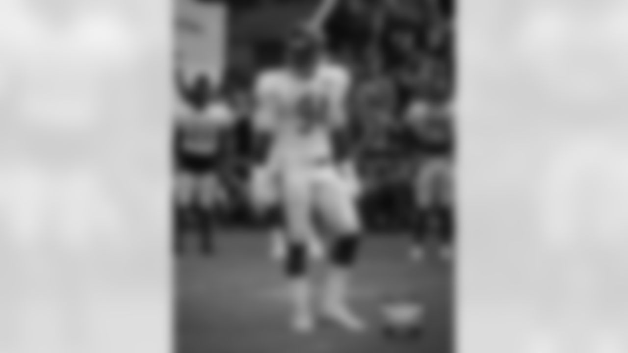 LB Leonard Floyd