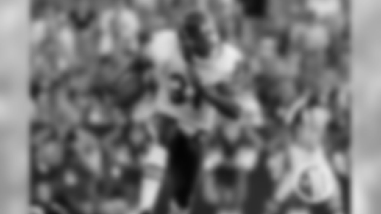Texas (27) - DB Nathan Vasher