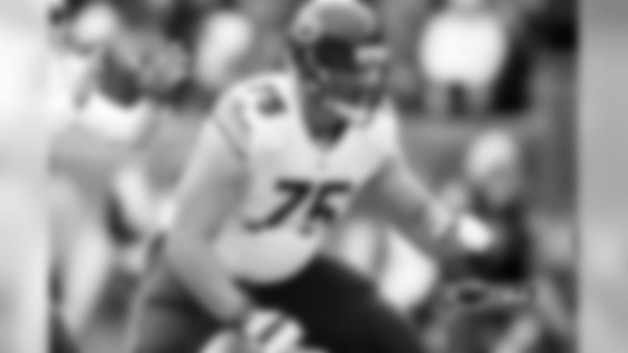 RT Kyle Long