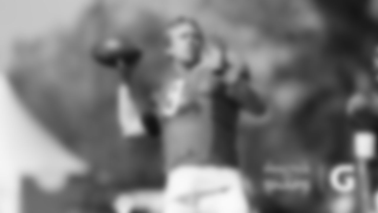 QB Nick Foles