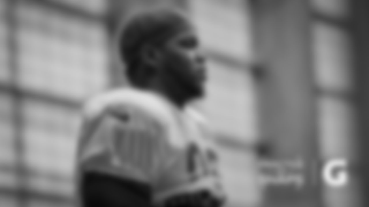 DL Bilal Nichols