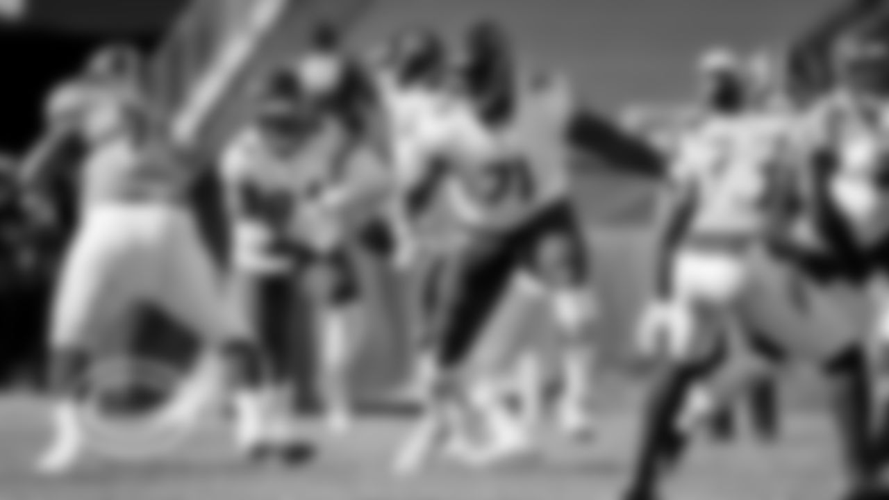 OL Arlington Hambright | #71