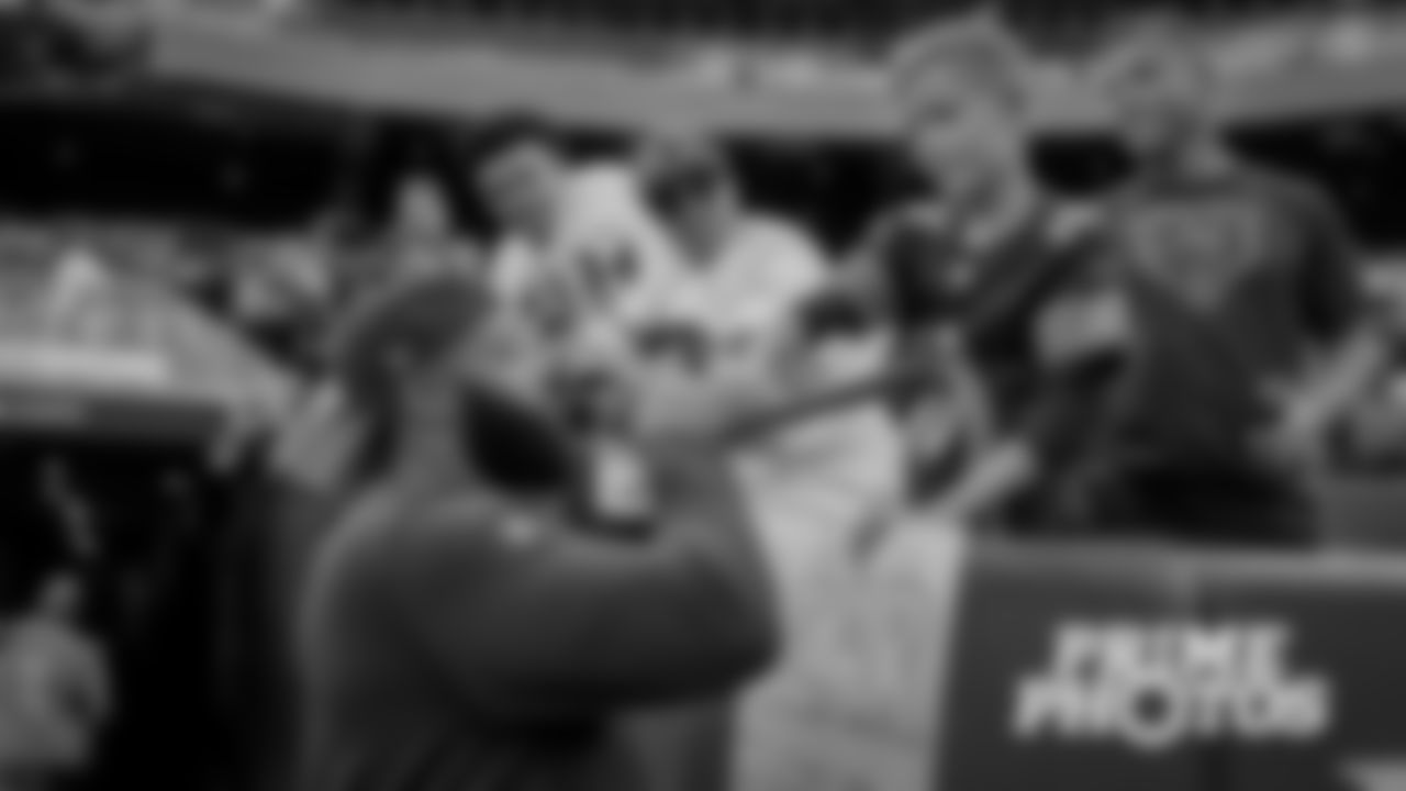 DL Akiem Hicks