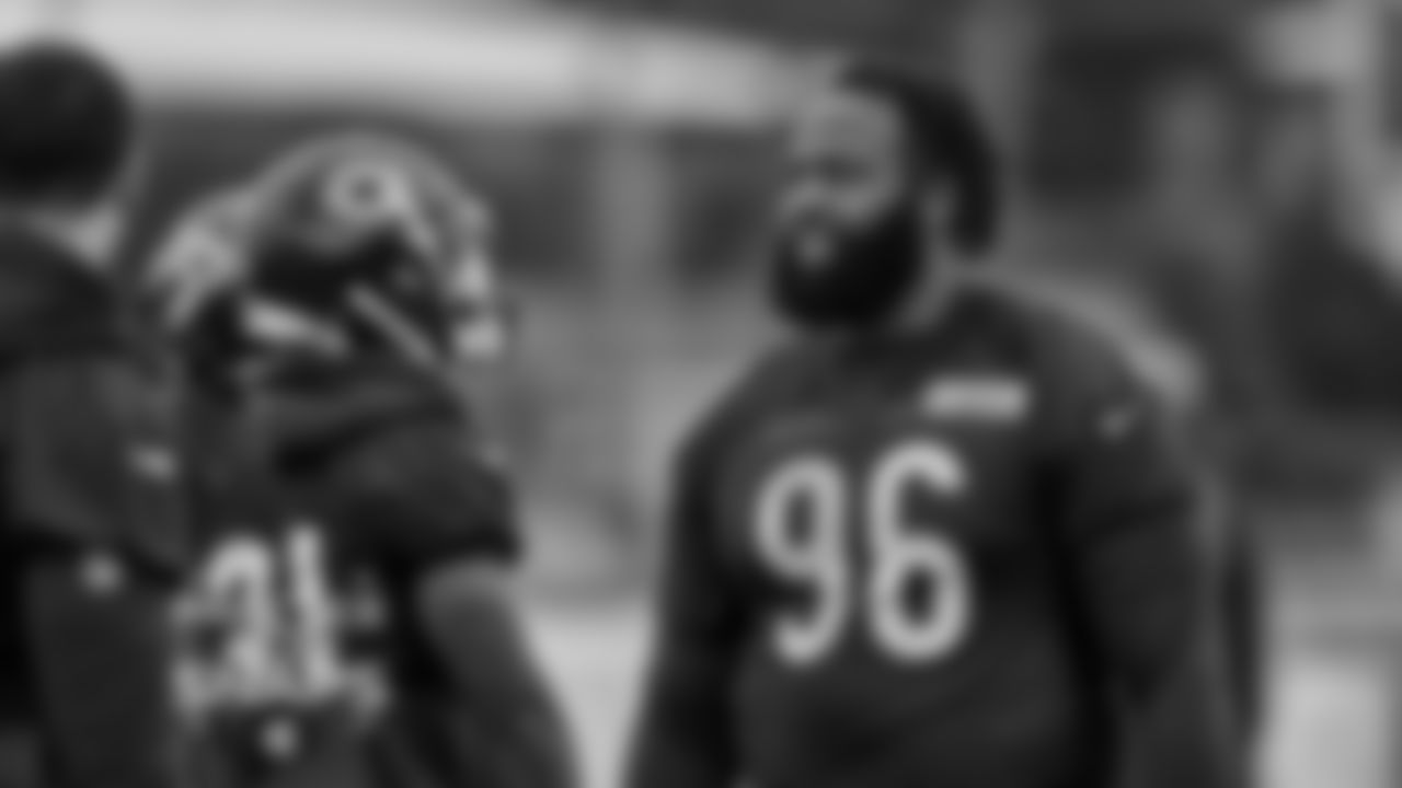 DE Akiem Hicks