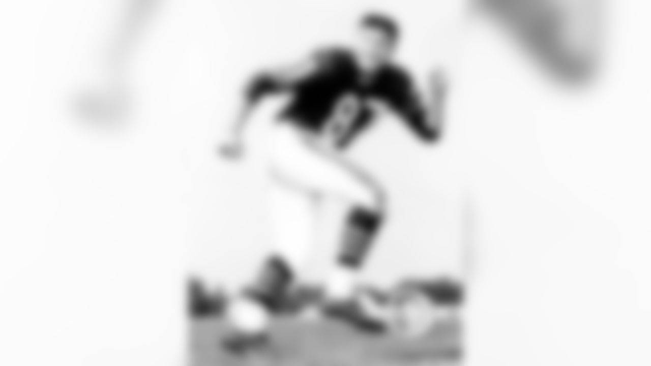 (4) Harlon Hill, WR (15th round in 1954)
Hill was voted to the Pro Bowl in each of his first three seasons and remains second on the Bears' all-time receiving list with 4,616 yards and 40 TDs.