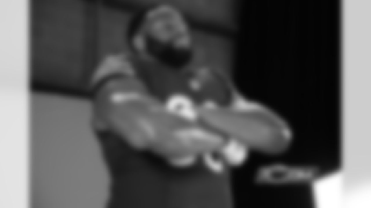 DL Akiem Hicks