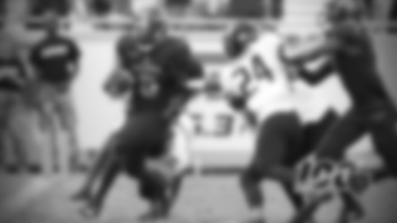 With the 222nd overall pick in the 2019 NFL Draft, the Bears select RB Kerrith Whyte Jr.
