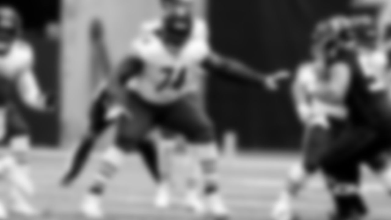 3/31
Signed OL Germain Ifedi to one-year contract extension through 2021.