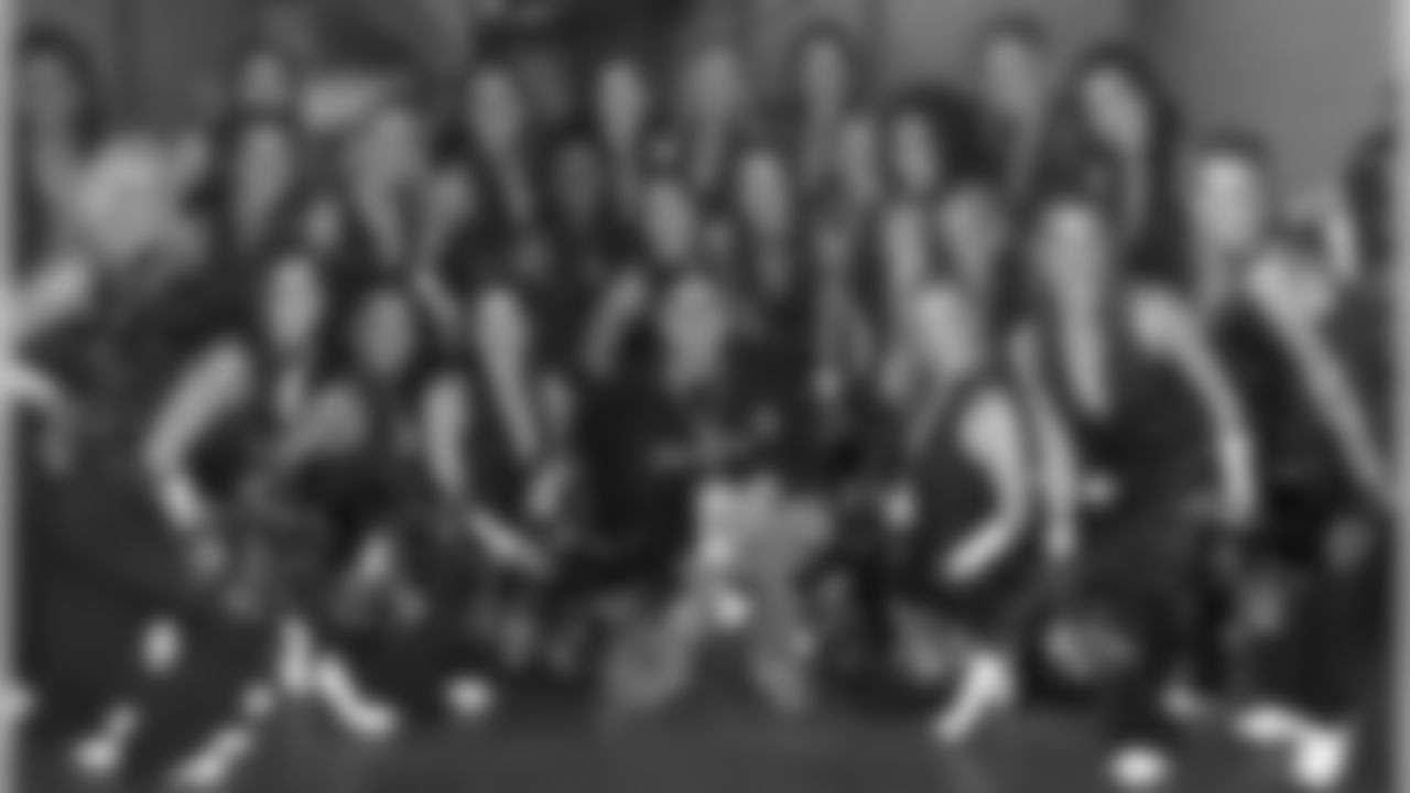 Cheerleaders 06-41