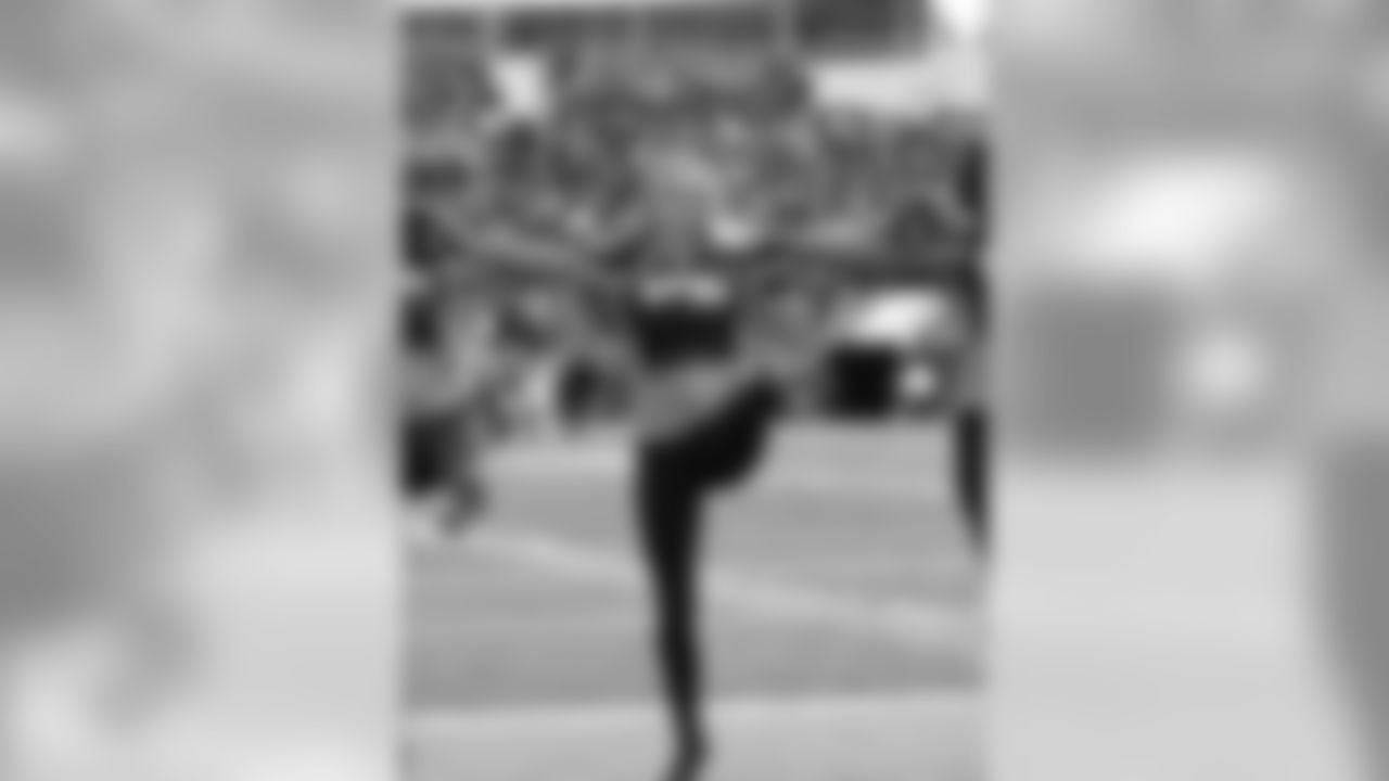 Ben-Gals Cheerleaders performing at Paul Brown Stadium