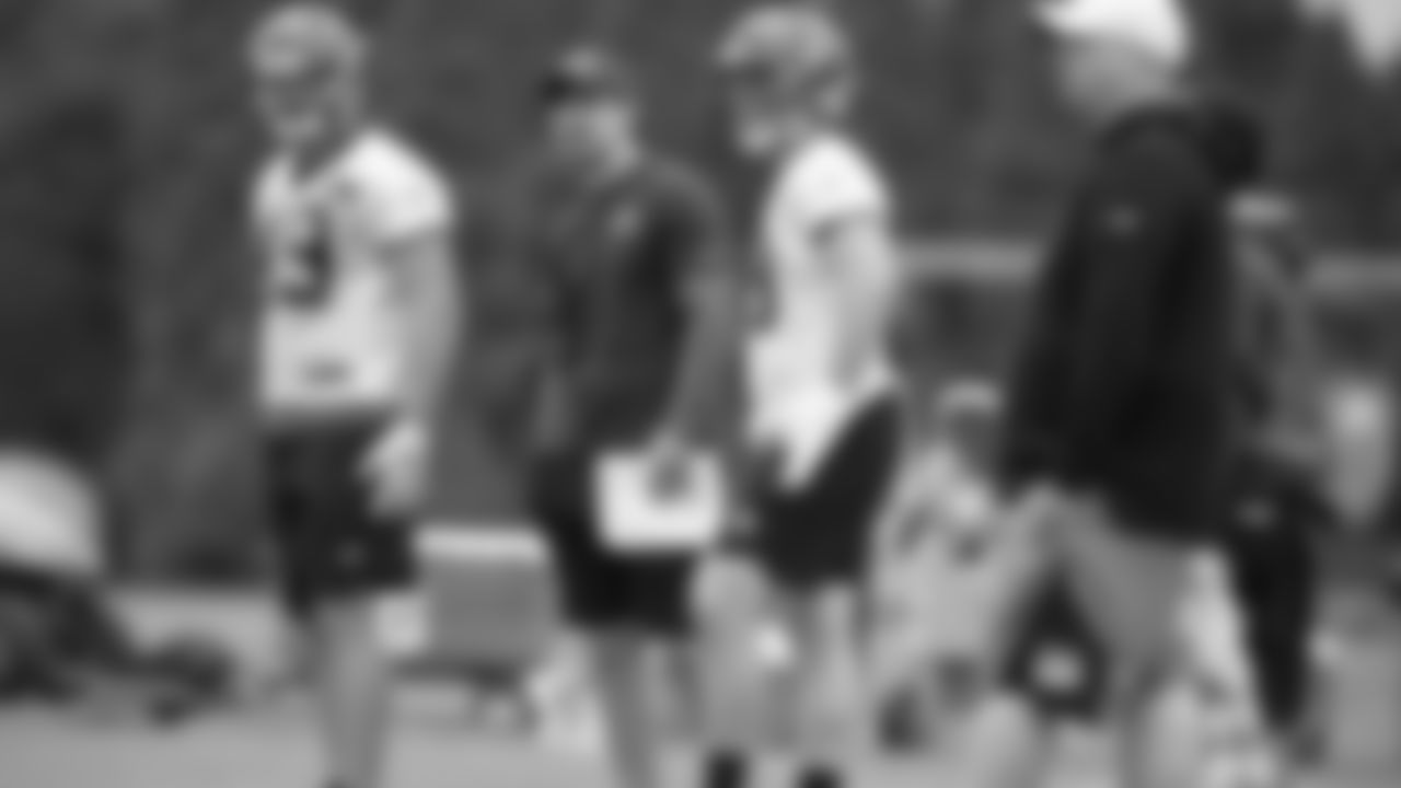 Tight ends coach James Casey