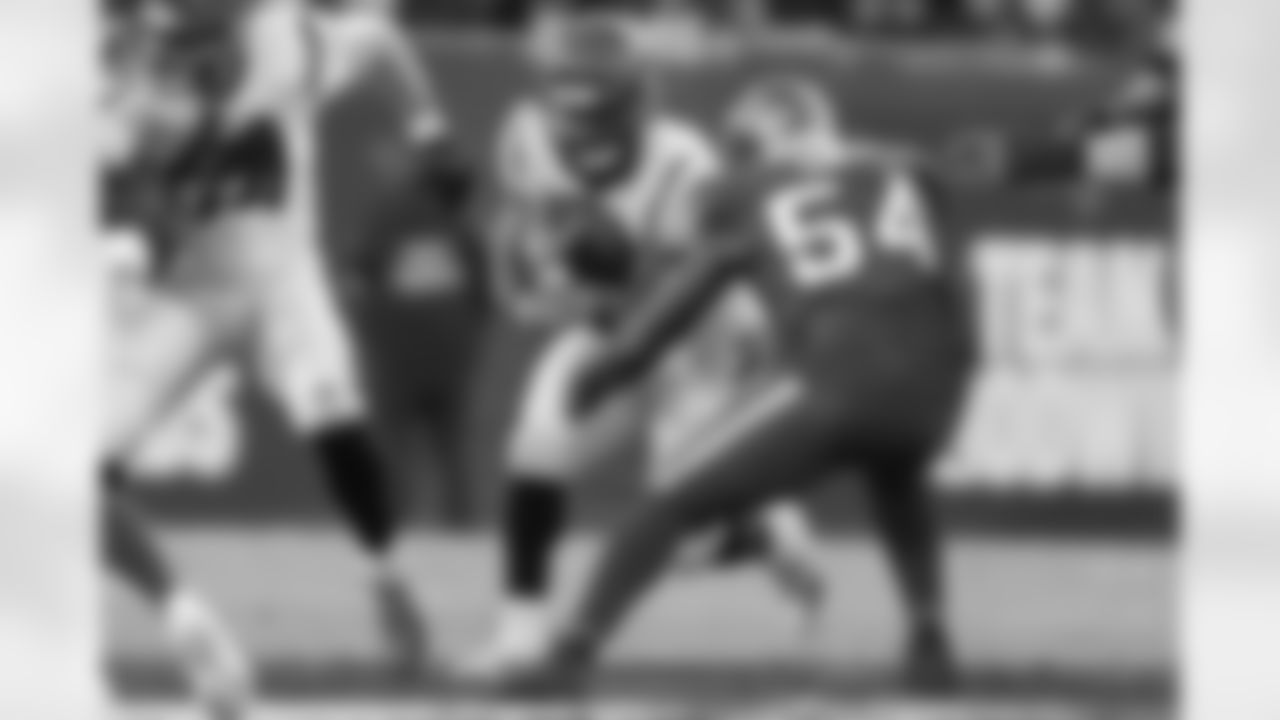 HB Samaje Perine runs the ball during the first quarter of the Bengals-Buccaneers game in Week 15 at Raymond James Stadium in Tampa Bay, Florida on Sunday, December 18 2022.