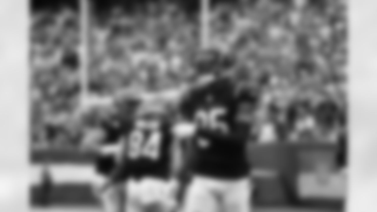 WR Tee Higgins celebrates during the Bengals vs. New York Jets Week 3 game on Sunday, September 25 2022.