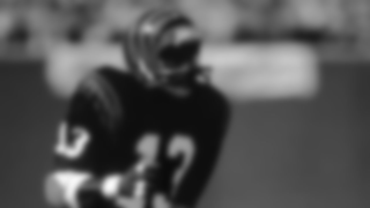 Bengals cornerback Ken Riley backpedals in coverage during a game at Riverfront Stadium in 1981.