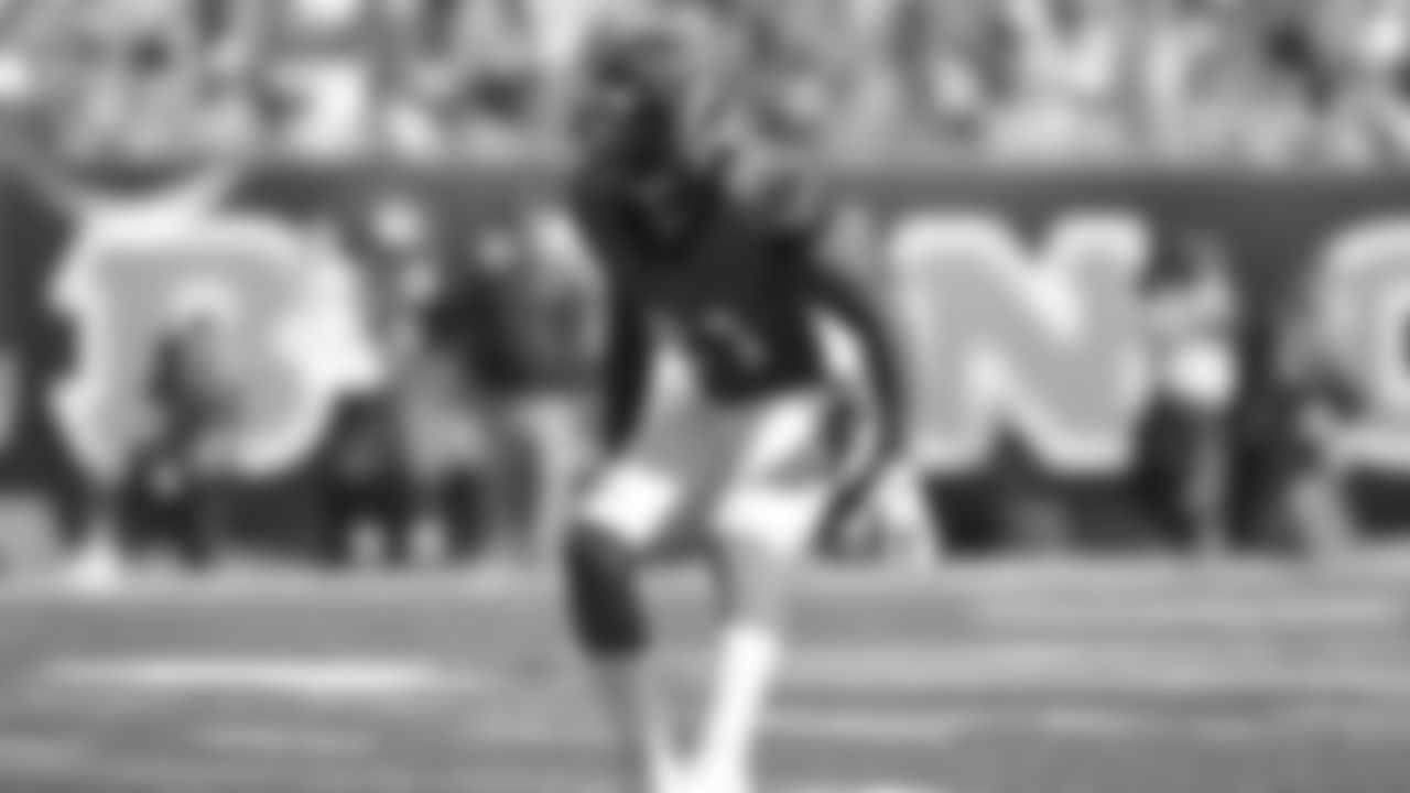 181102-Dennard-Darquise_back_pedal (AP)