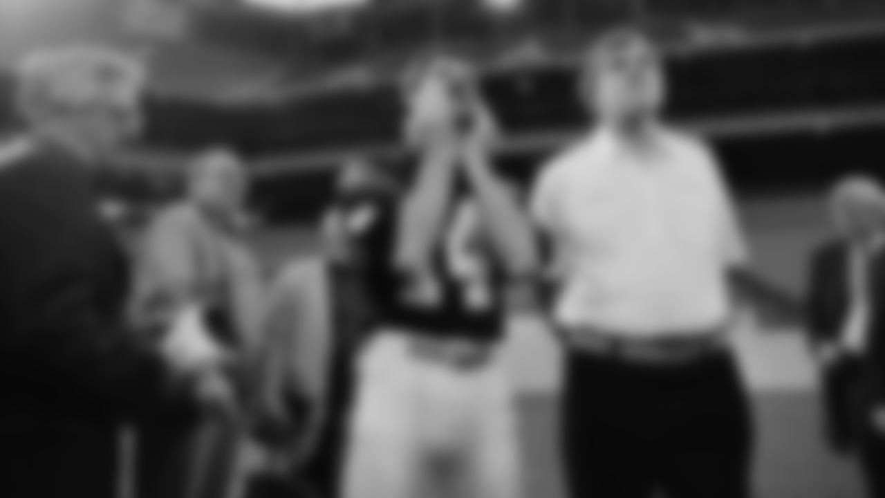 Cincinnati Bengals quarterback, Ken Anderson, and Coach Forrest Gregg wait for television interview to start on photo day in Pontiac, Mich. Gregg and the Bengals will meet the San Francisco Forty-Niners in Super Bowl XVI, Sunday, Jan. 19, 1982. (AP Photo)